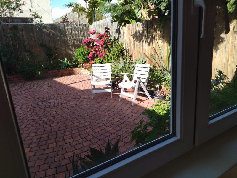 To Let 1 Bedroom Property for Rent in Pinelands Western Cape